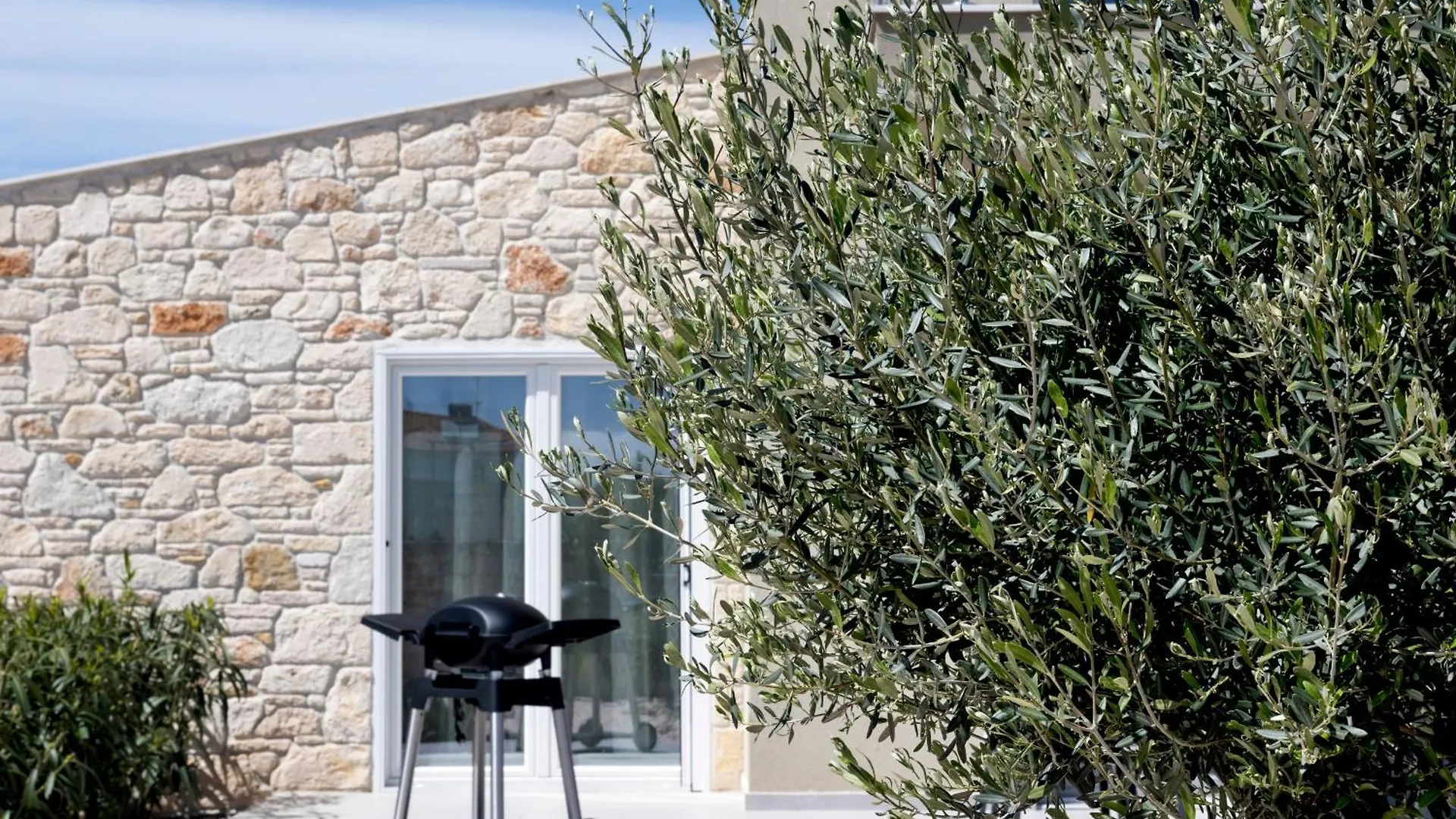 White Lotus Jacuzzi Villa, Afitos #Feelslikehome 0*, Афитос